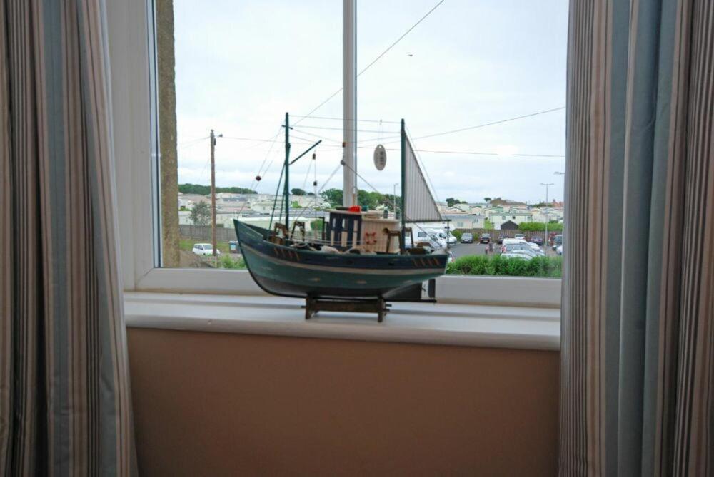 Coastal Haven Apartment Seahouses Bagian luar foto